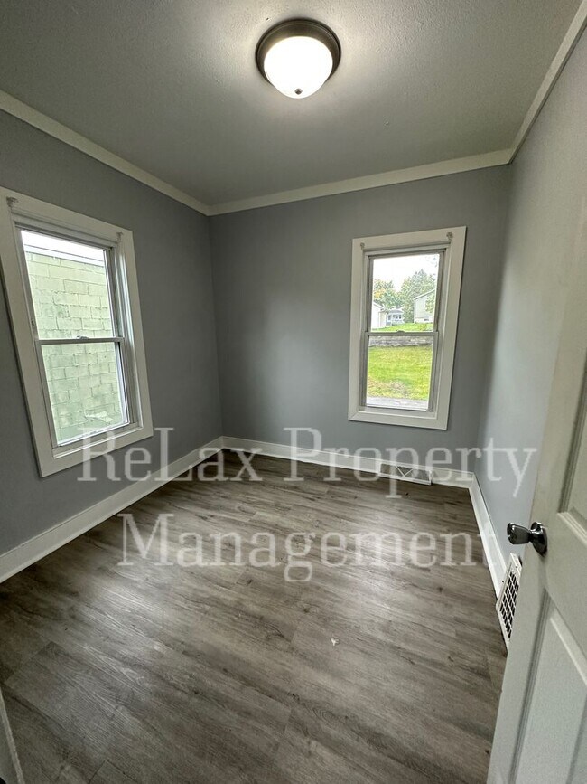 Single Family Home in Waukesha Rental House Rental in Waukesha, WI