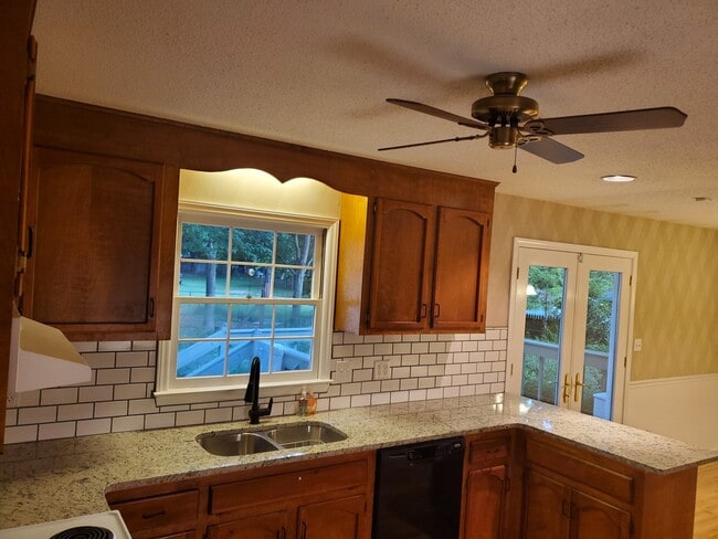 Photo - 105 Vermont Dr