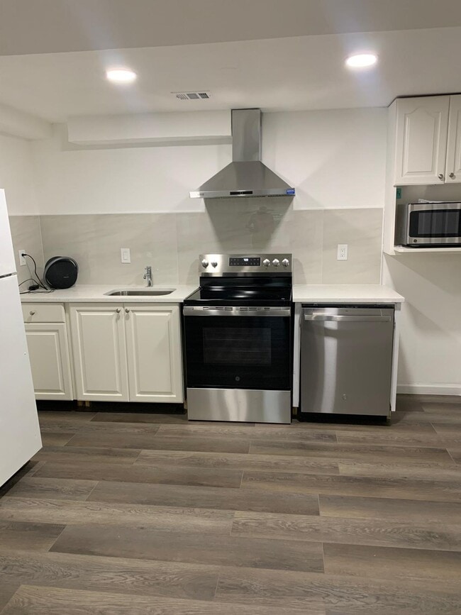 Photo - 4807 Poplar Dr