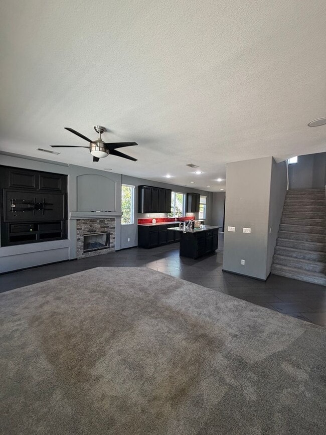 Photo - 885 Alsace Dr