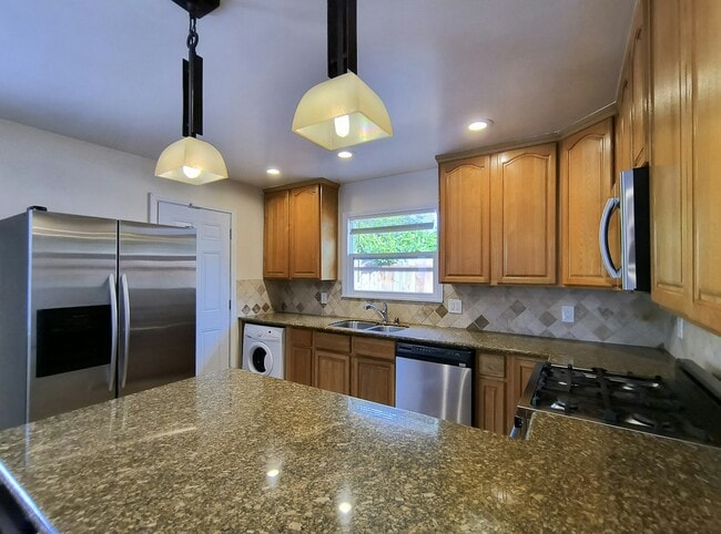 Photo - 1615-1617 D St, Unit 1615D