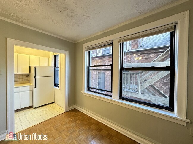 Photo - 701 W Belmont Ave Unit A06C