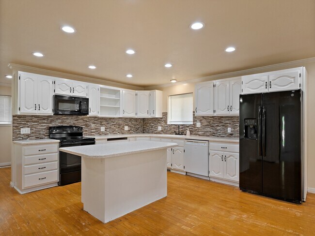 Photo - 6438 Tamra Dr