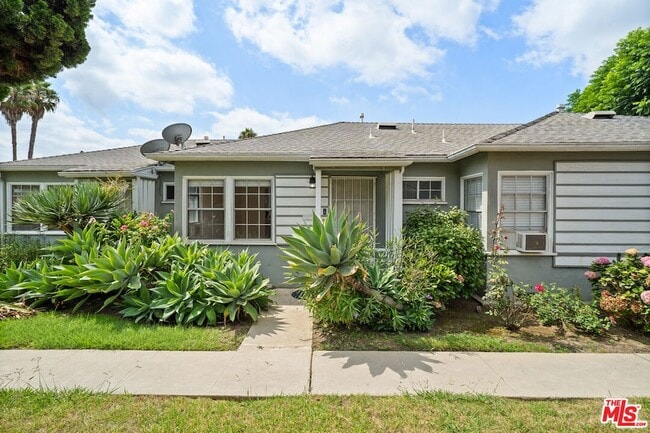Building Photo - 7109 Flight Ave Rental
