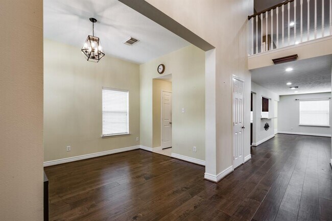 Photo - 5914 Shadow Creek Ct