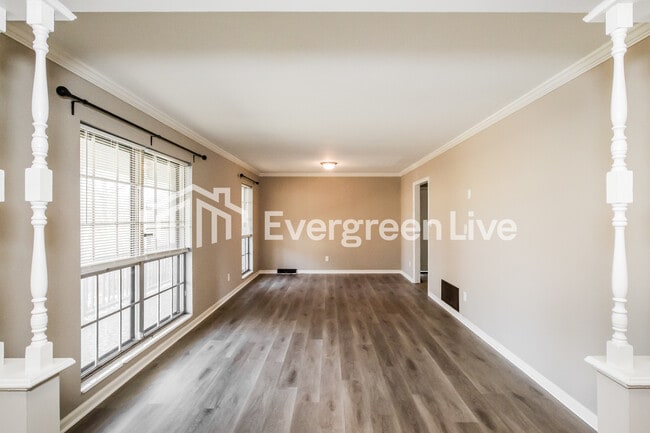 Photo - 820 Ridge Ln Dr