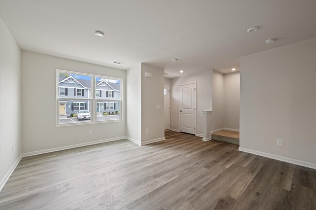 Photo - 1607 Mountain Ash Ln