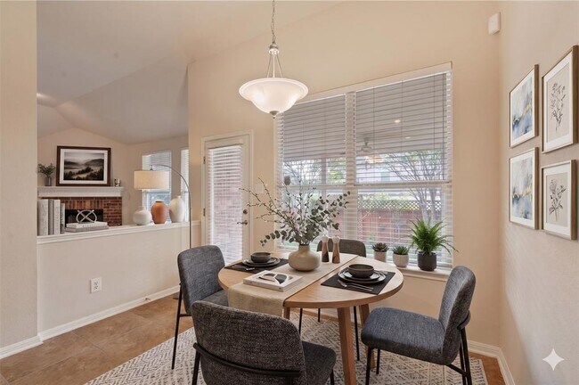 Photo - 2405 Speidel Dr