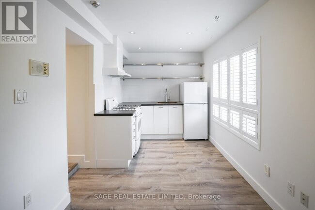Photo - 8 Brookmount Rd Unit 2