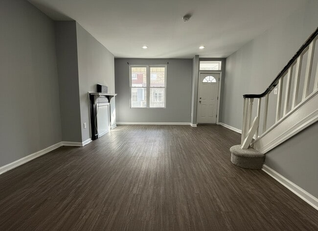 Building Photo - 210 Horton St