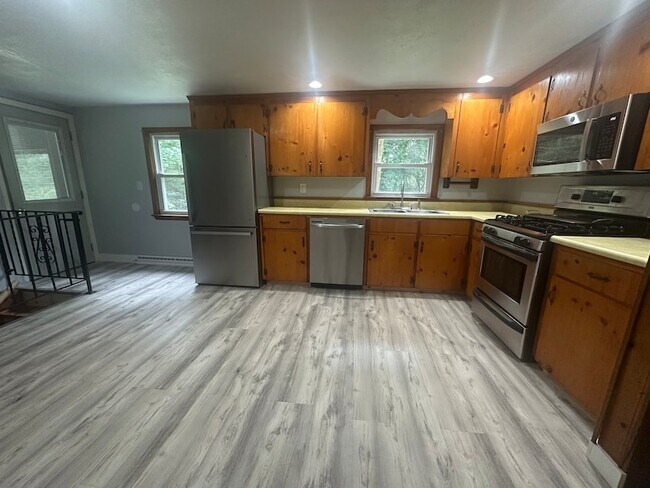 83 McClelland Rd