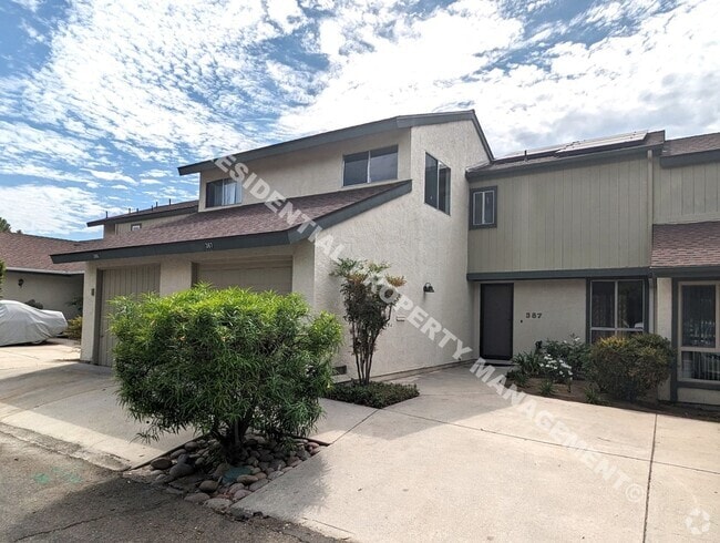 Building Photo - Charming North Escondido Townhome Near Rei...