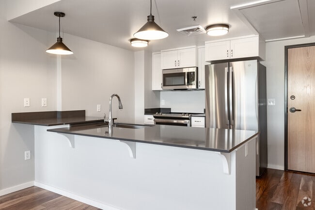 1HAB,1BA - The Owyhee Apartments