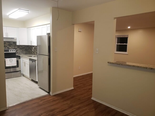 Dining Room - 1115 Thomas Rd Unit 2nd Floor Rental