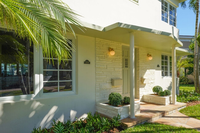 Photo - 3705 Ponce de Leon Blvd Unit #2