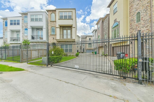 Photo - 11115 Olympia Dr