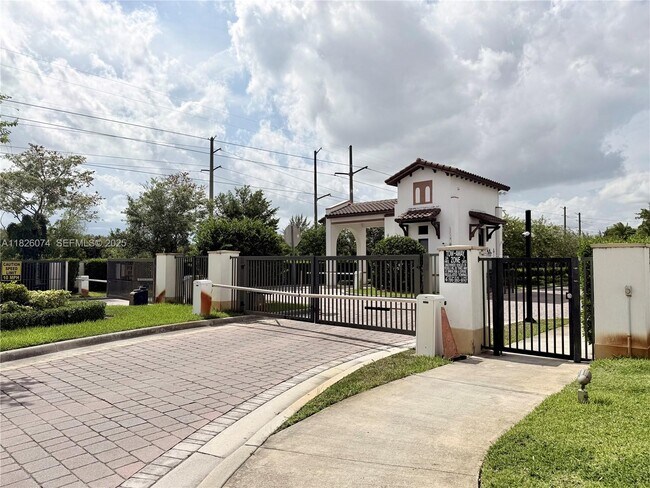 Photo - 10600 NW 88th St Unit 106