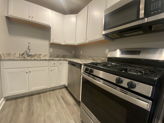 Building Photo - 218 W King St Unit 2