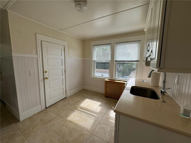 Photo - 15 Freeborn St Unidad 2