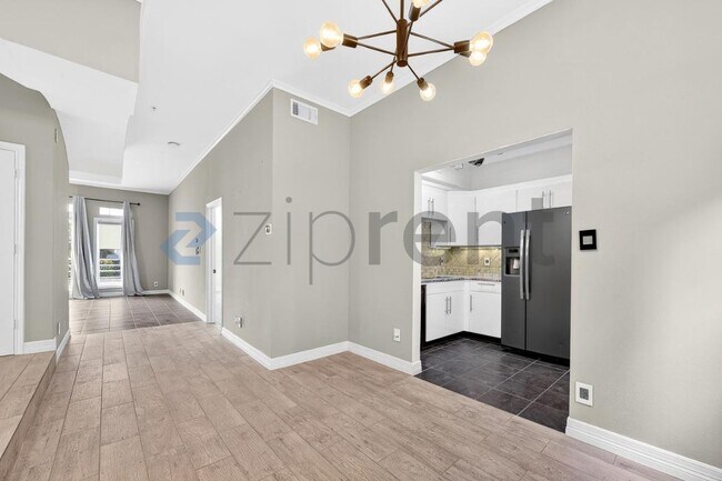 Photo - 4040 Avondale Ave