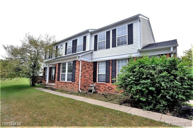 Photo - 3268 Monument