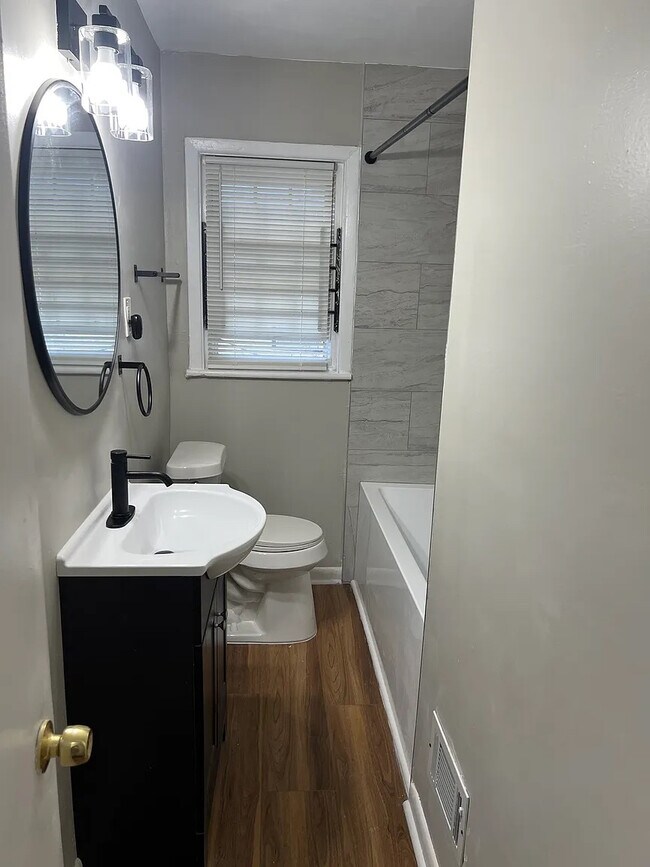 Photo - Room in House on Spellman St NW