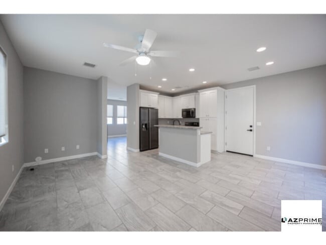 Photo - Exceptional Mesa 4/2.5 House with Modern Comforts!