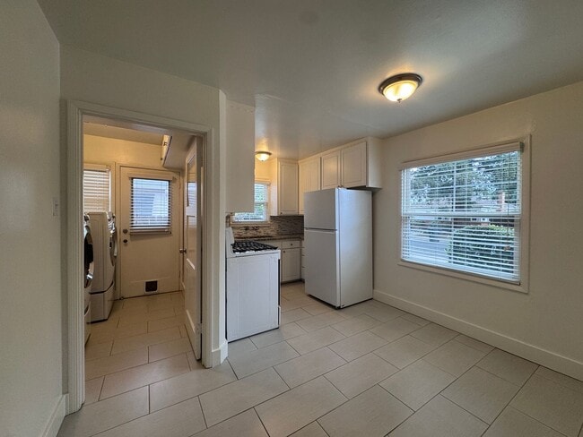 Photo - 562 Lagomarsino Way