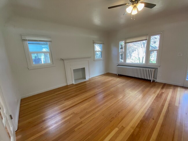 Photo - 2445 Custer Ave