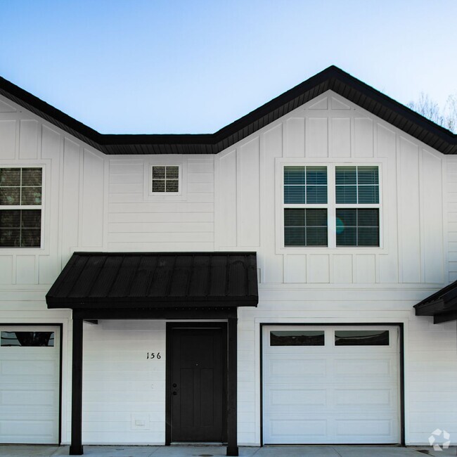 Building Photo - APRIL AVAILABILITY ! Newer Built Townhouse...