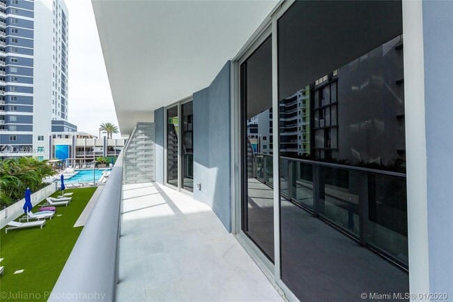 Photo - 1010 SW 2nd Ave