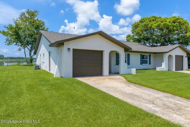 Photo - 828 Angela Ave