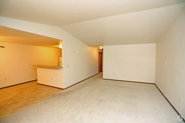 Middle unit Living Room - East Ridge Estates