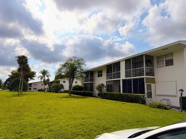 Building Photo - 136 Coventry I Unit 136
