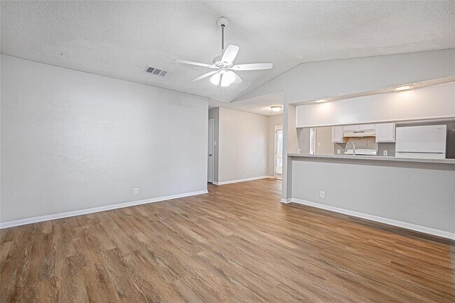 Photo - 1213 Dobie Dr