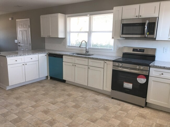 Photo - 40 Charlotte Pl