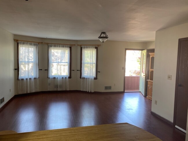 Photo - 821 Hamilton St Unit Upper