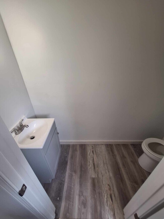 Photo - 639 E South St Unit 1