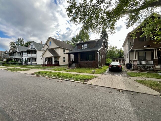 Photo - Three bedroom one bathroom home for rent