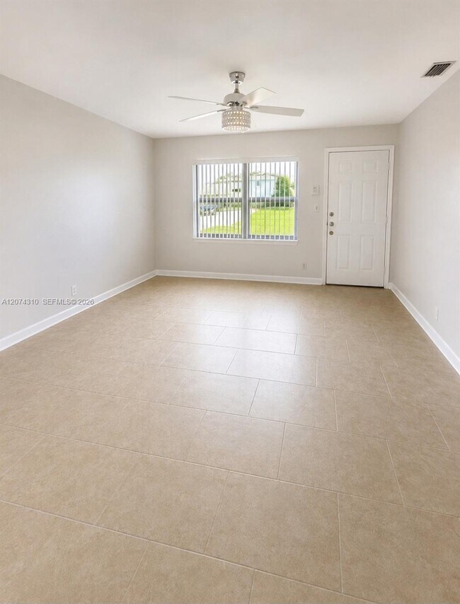 Photo - 539 Sabal Palm Dr