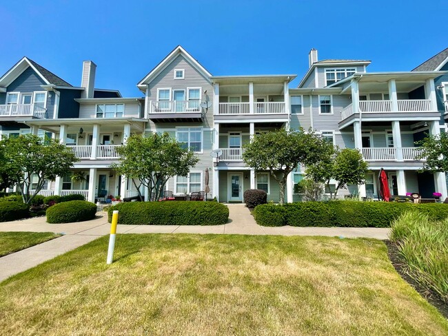 Photo - Beautiful Condo on the Water - 3 Bed - 3.5 Bath