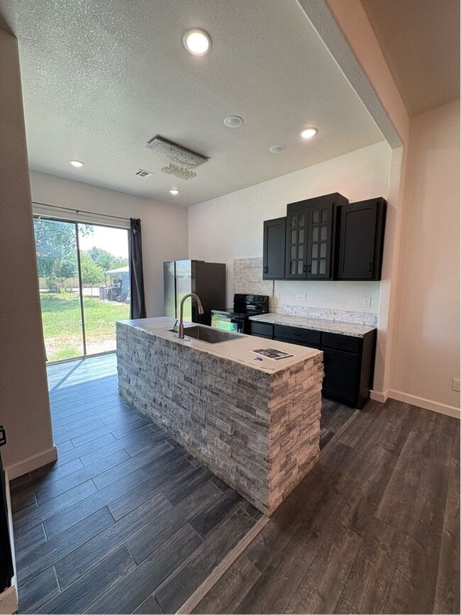 Photo - 2409 S Willard Ave