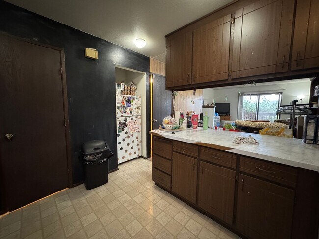 Photo - 2 Bedroom 1.5 Bath Townhouse near WWU and Fairhaven w/ Attached Garage Unit 7