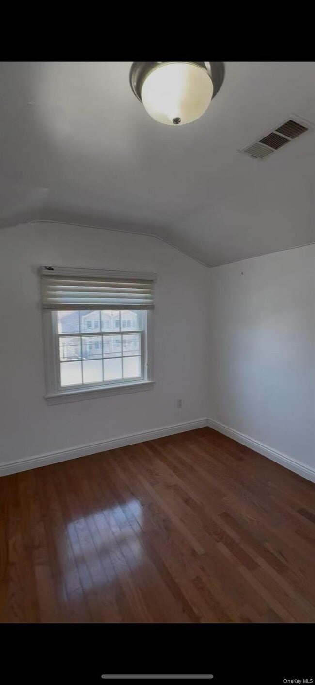 Building Photo - 64-57 230th St Unit 2fl