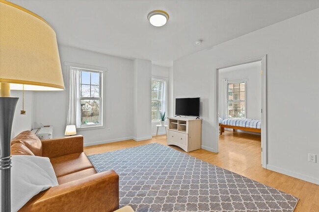 Cozy living room - 9 Allen St Unit 9 Allen Street