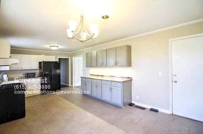 Photo - 300 Ladybird Dr