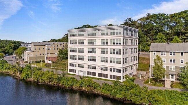 Photo - 24 Cobblestone Ln Unit 405