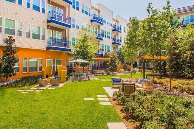 Photo - 1210 S Lamar St Unidad a1