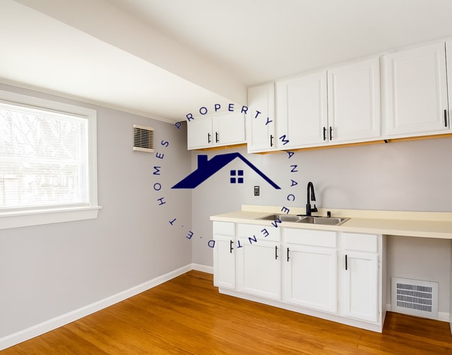 Photo - 18715 Sunderland Rd