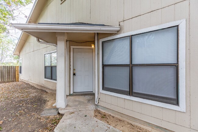 Photo - 7106 Elk Trail